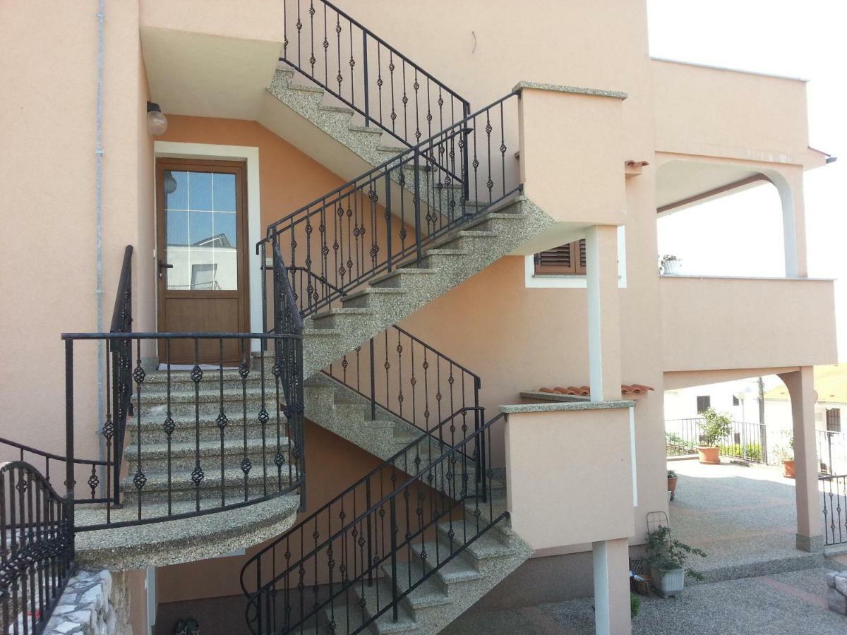 Guarda Alla Vita Njivice Exterior foto