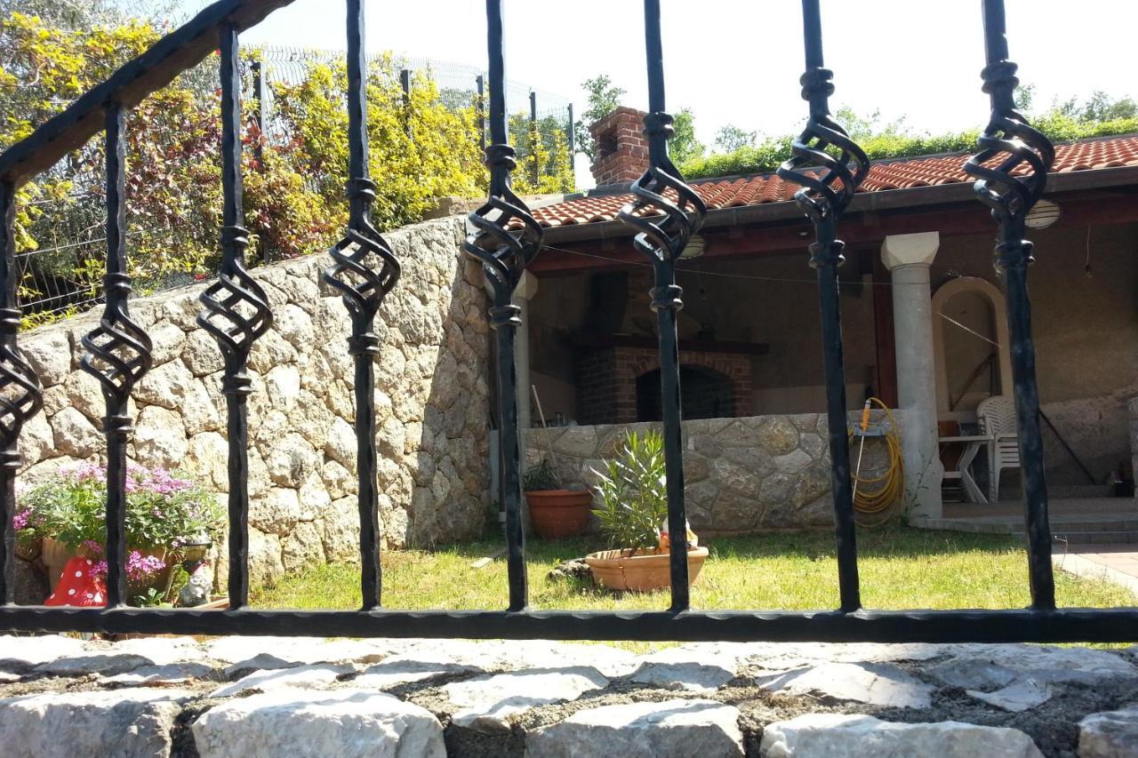 Guarda Alla Vita Njivice Exterior foto